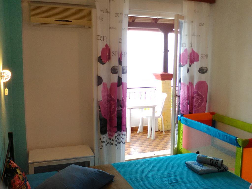 Sol E Mar Sea Side View Guesthouse Perama  Exterior photo
