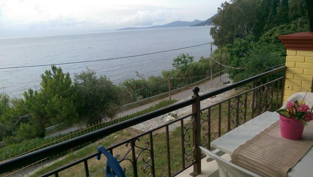 Sol E Mar Sea Side View Guesthouse Perama  Exterior photo
