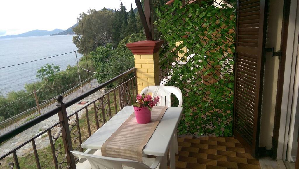 Sol E Mar Sea Side View Guesthouse Perama  Exterior photo